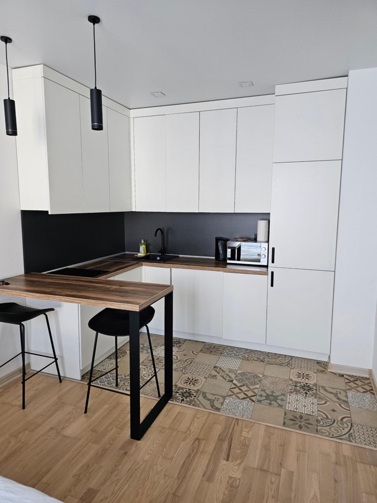 Nyvky Like Home - Studio - Apt 35 Kijev Kültér fotó