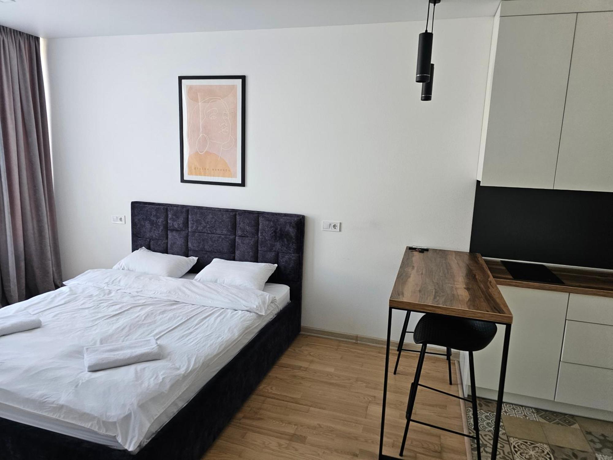 Nyvky Like Home - Studio - Apt 35 Kijev Kültér fotó
